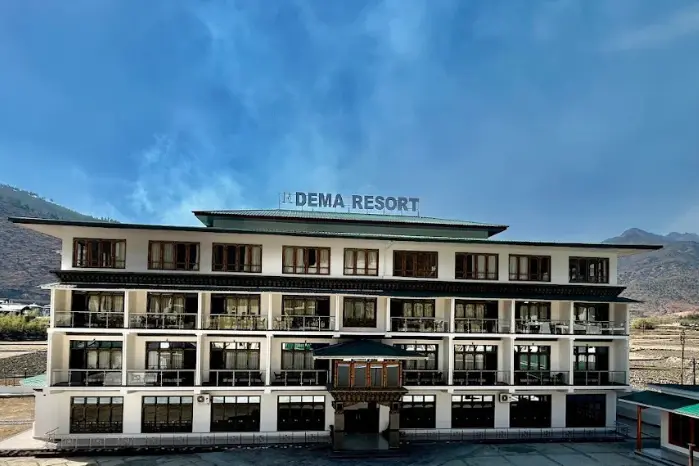 不丹帕羅 Dema Resort 或同級.